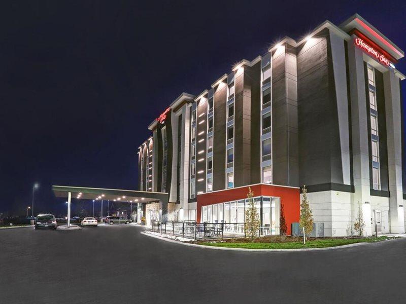 Hampton Inn Питерборо Экстерьер фото